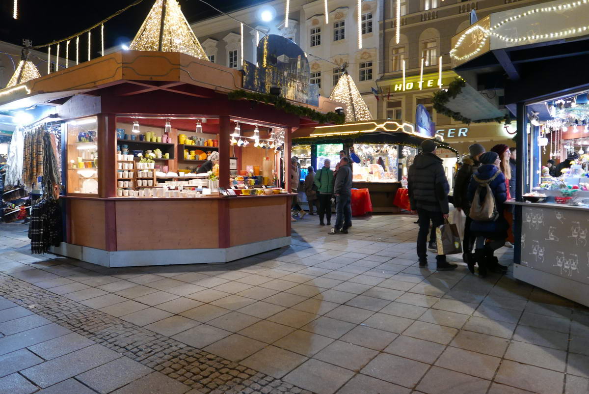 Christkindlmarkt Linz Hauptplatz Stände