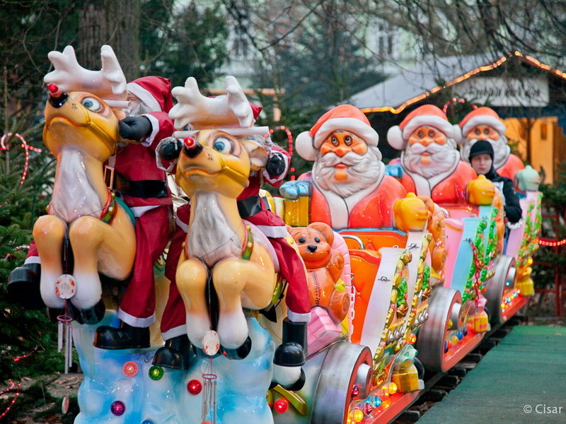 Weihnachtszug am Weihnachtsmarkt