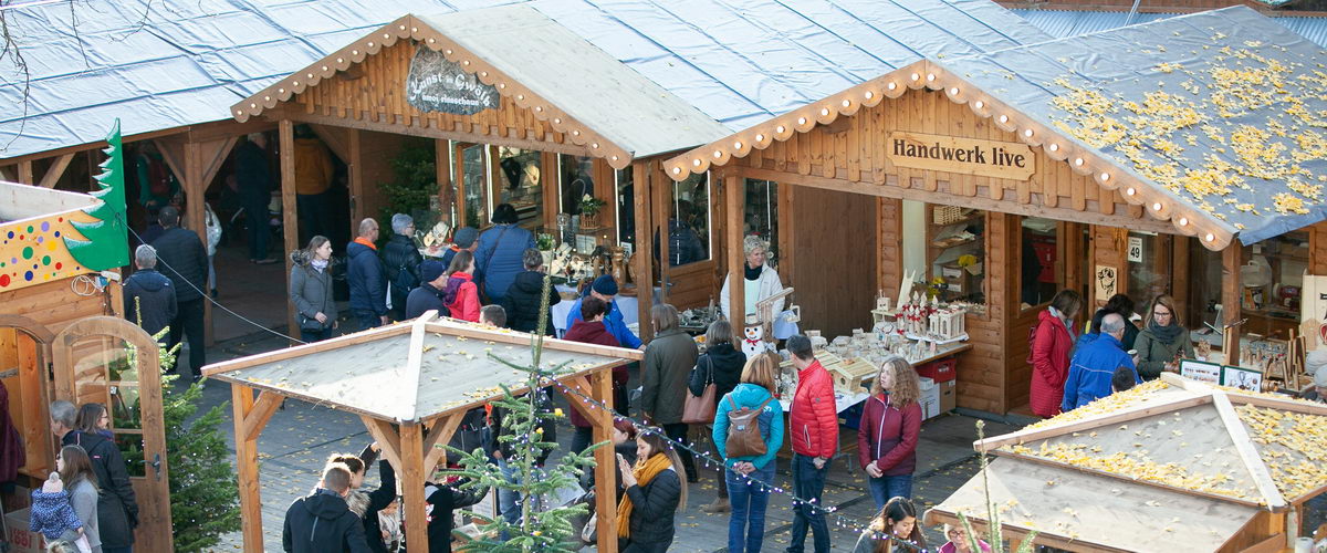 Handwerk Live am Weihnachtsmarkt Linz Volksgarten