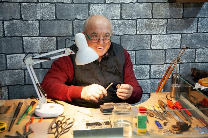 Schmuckfertigung Handwerk